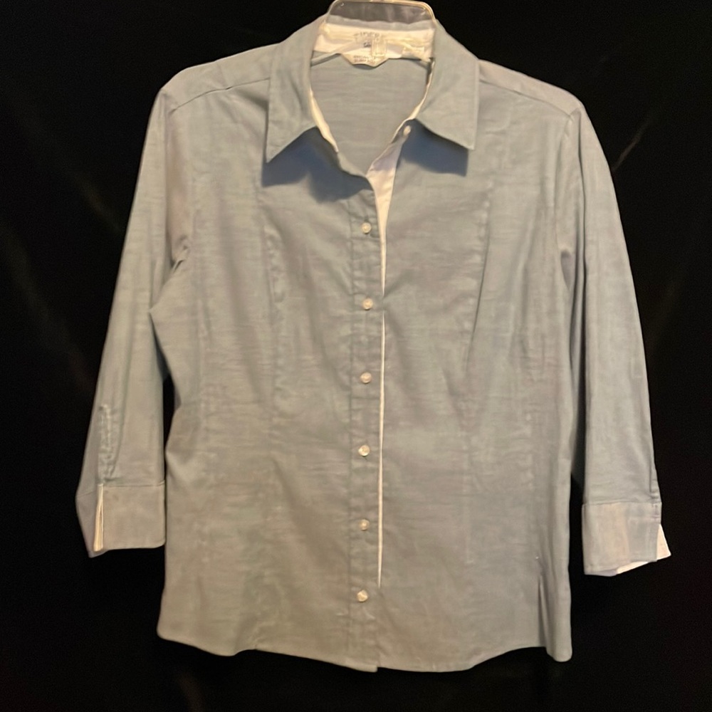 RIDERS by LEE BUTTON DOWN BLUE SHIRT SIZE MEDIUM